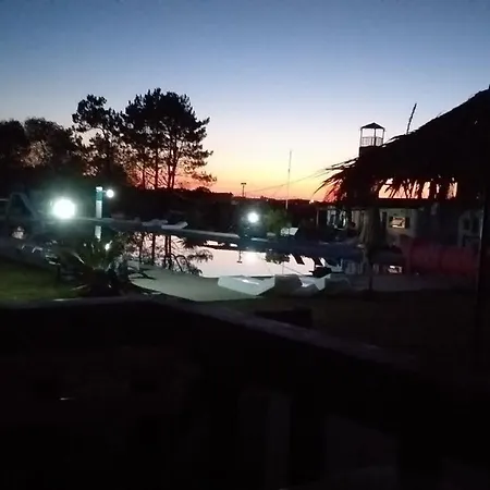 Au Bord De La Piscine 4 Pers 5a Campsite