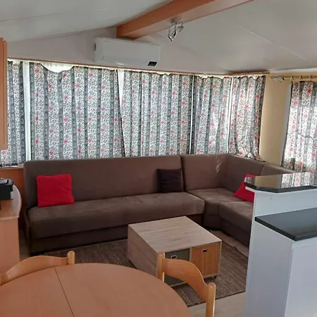 Campsite Au Bord De La Piscine 4 Pers 5a *