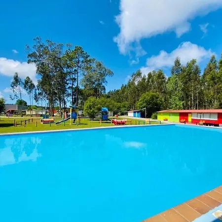 Au Bord De La Piscine 4 Pers 5a Burinhosa